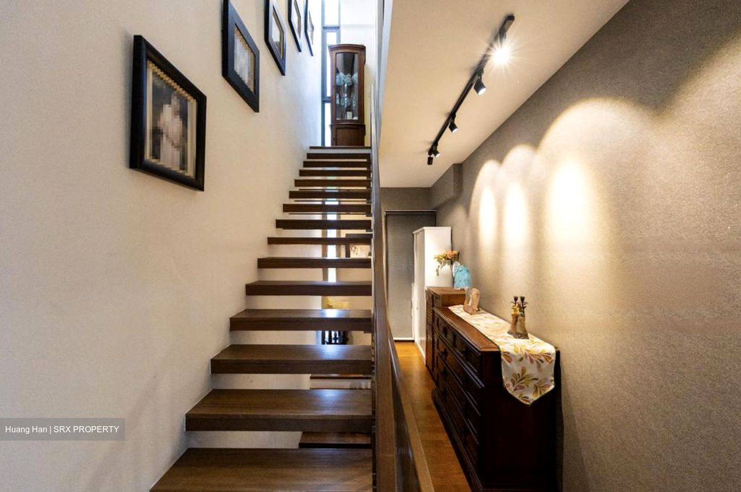 Kovan Regency (D19), Terrace #462840491